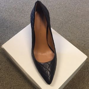 Banana Republic quilted leather high heel/pump